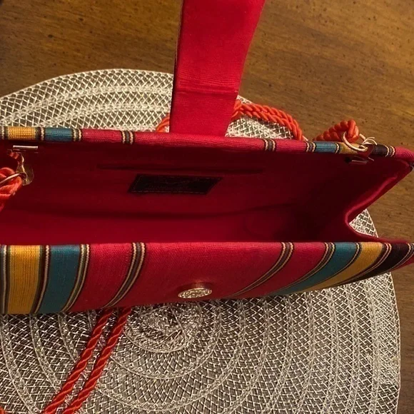 Beautiful red canvas with velvet interior, shoulder, or Crossbody purse‎ - Picture 4 of 5